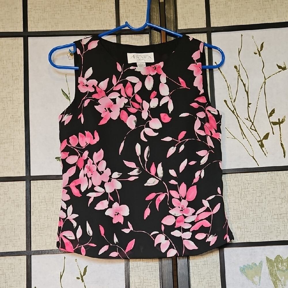 Casual Corner Pink and Black Sleeveless Blouse
